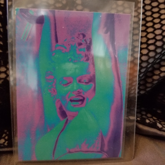 Marilyn Monroe collector cards - Picture 6 of 9